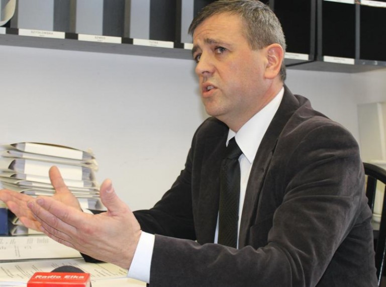 Olszowiak zaczyna od ataku