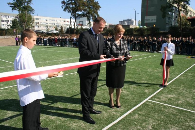 Ostatnia szkoła z nowym boiskiem