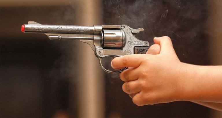 Z zabawkowym pistoletem napadł na sklep