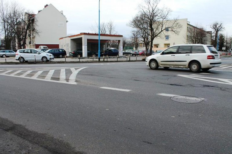 Nowe rondo zamiast stacji paliw