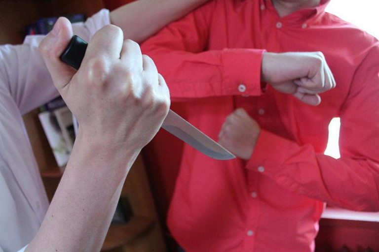 Dźgnął ojca nożem