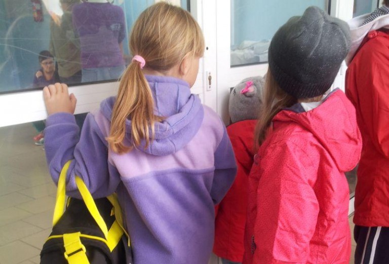 Marzną na dworze, tracą czas na przebieralnie