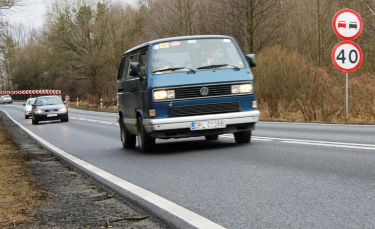 Ograniczenia na zakręcie śmierci