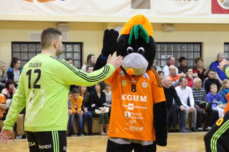 Zmierzą się z trzecią siłą Superligi