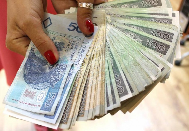 Miliony na bezrobotnych