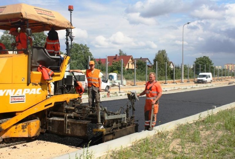 Na obwodnicy kładą już asfalt (FOTO)