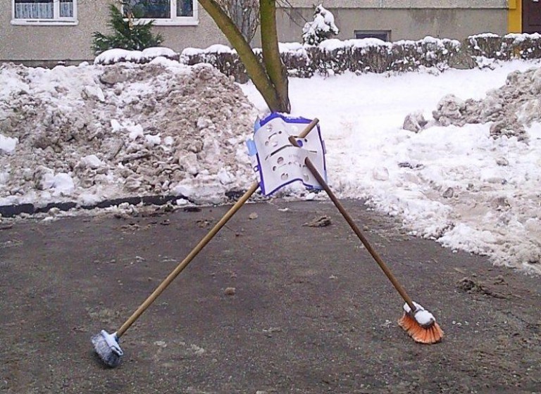 Każdy orze jak może