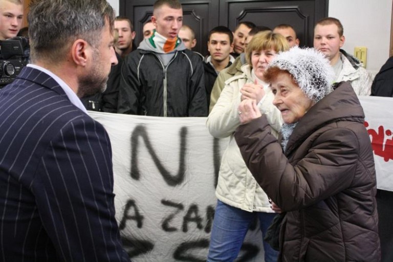 Ostra sesja zakończona blokadą