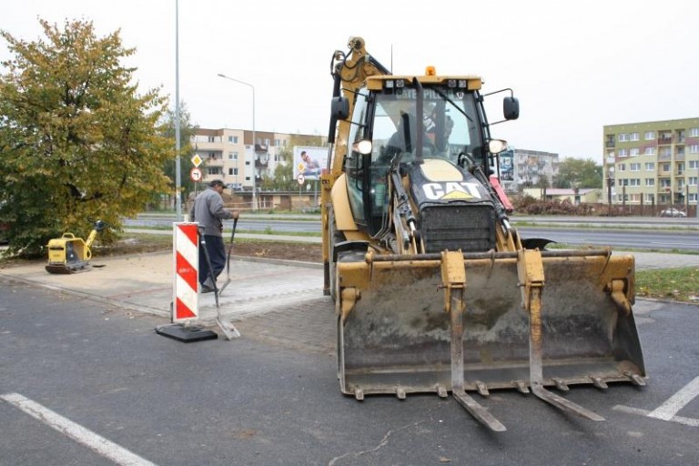 Powiększają parkingi