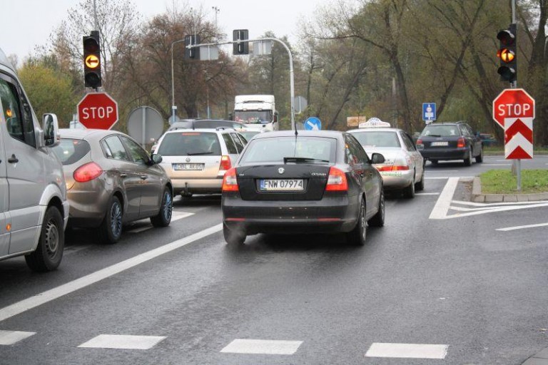 Brak świateł na krajowej trójce