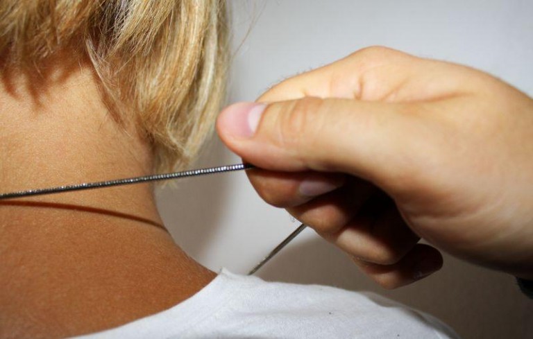 Zrywał łańcuszki z kobiet