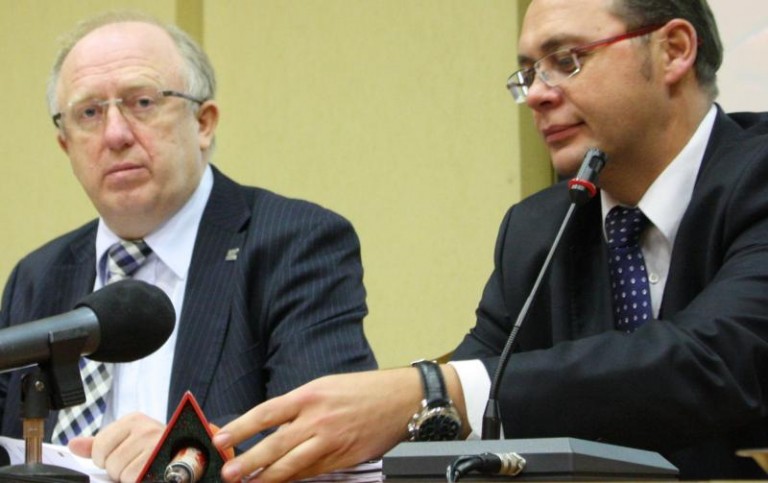 Minister nie zdradza czy odwoła Wirtha