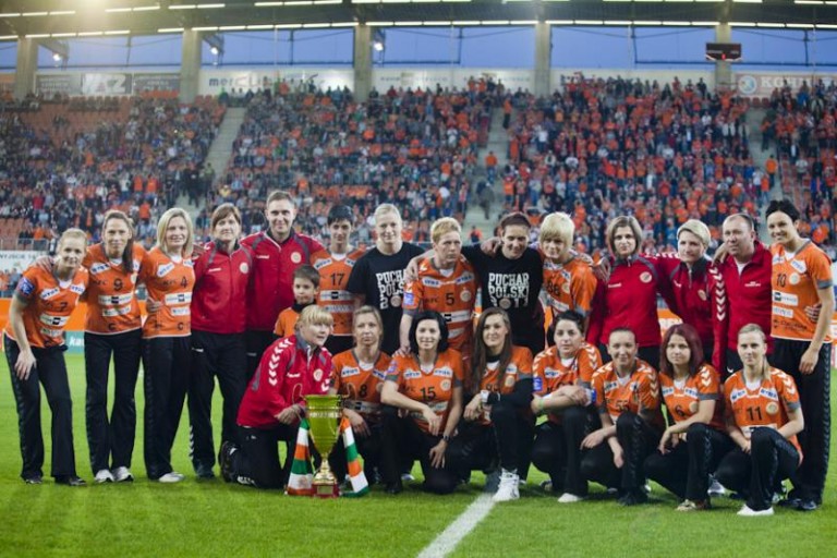 Z Pucharem na stadionie! (FOTO)