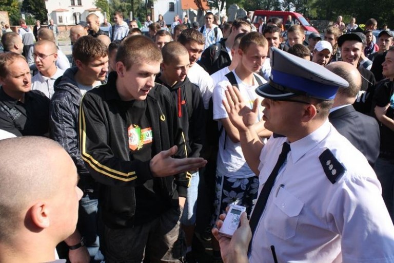 Kibice: żadnych rozmów przed wyborami!