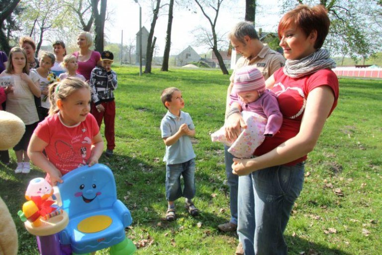 Maja obdarowana przez dzieci (FOTO)