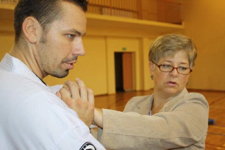Samoobrona w małym palcu (FOTO)
