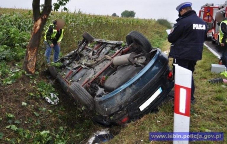 Przewrócił się na dach