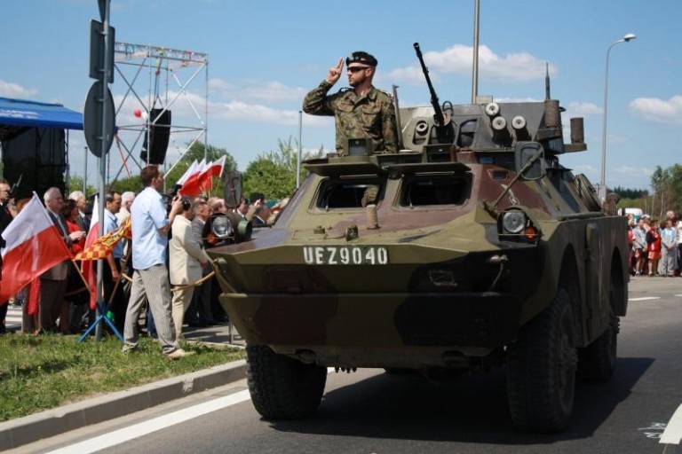 Czołgi wjechały na obwodnicę