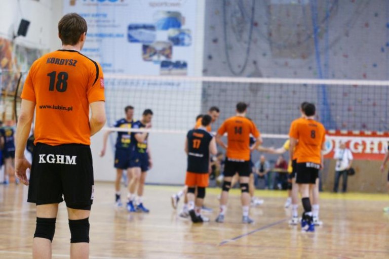 Pojedynek przy własnej publiczności