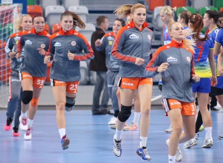 Czwarty mecz szczypiornistek