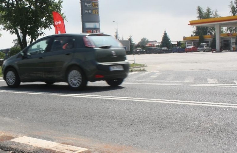 Kradną tablice, później paliwo