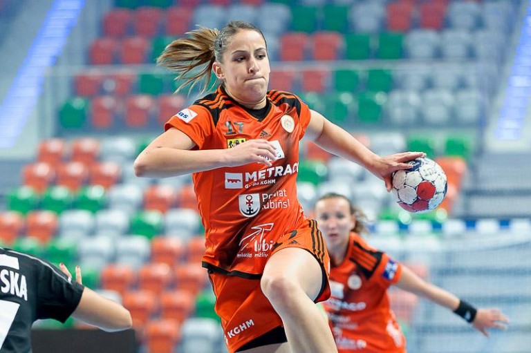 Piłkarki pokonały beniaminka