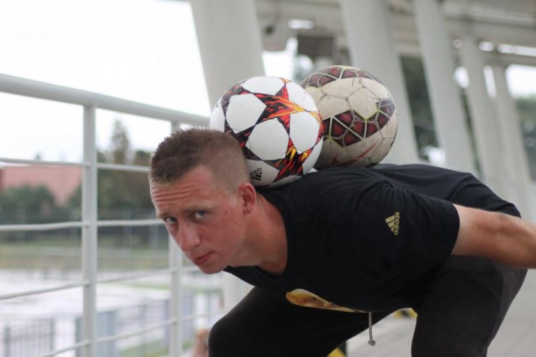 Jego ojcem jest Diego Maradona