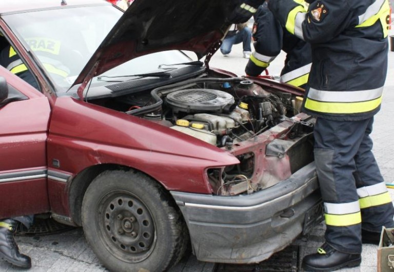 Samochód stanął w ogniu