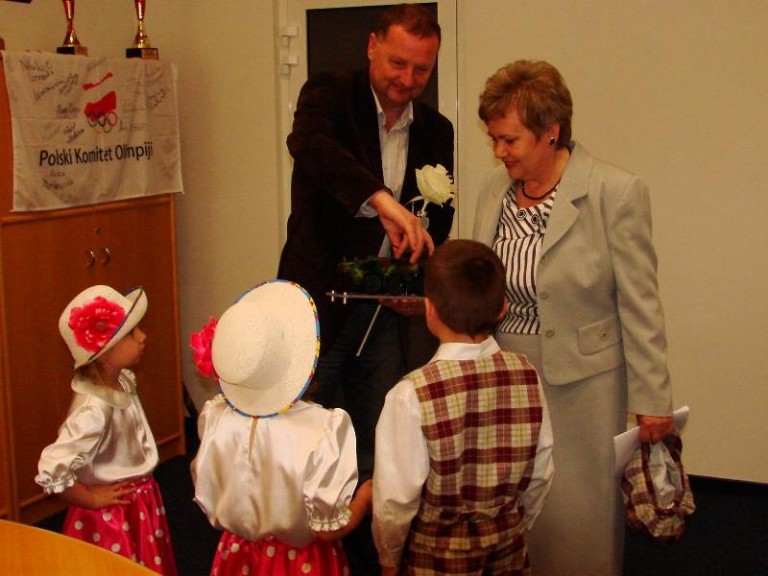 Przyszedł z życzeniami, wyszedł z czołgiem