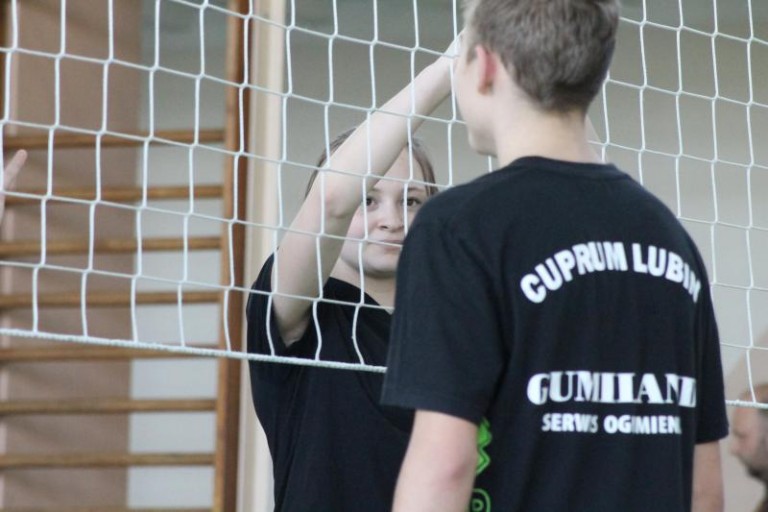 Dziewczęta kontra chłopcy