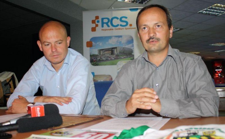 Pieszo obejdą miasto