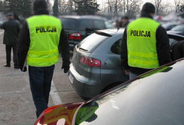 Kradzione samochody z giełdy