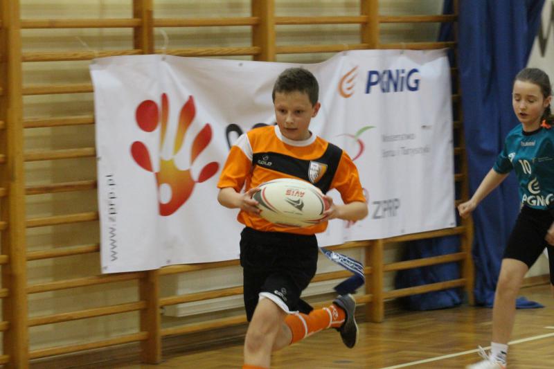 Młodzi rugbyści walczyli o puchary