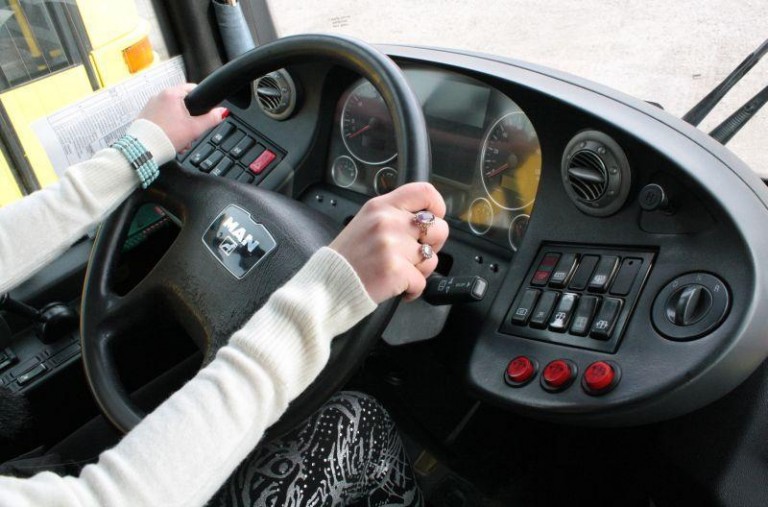 Szukają kierowców i handlowców