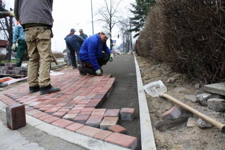 Część połatają, część wybudują