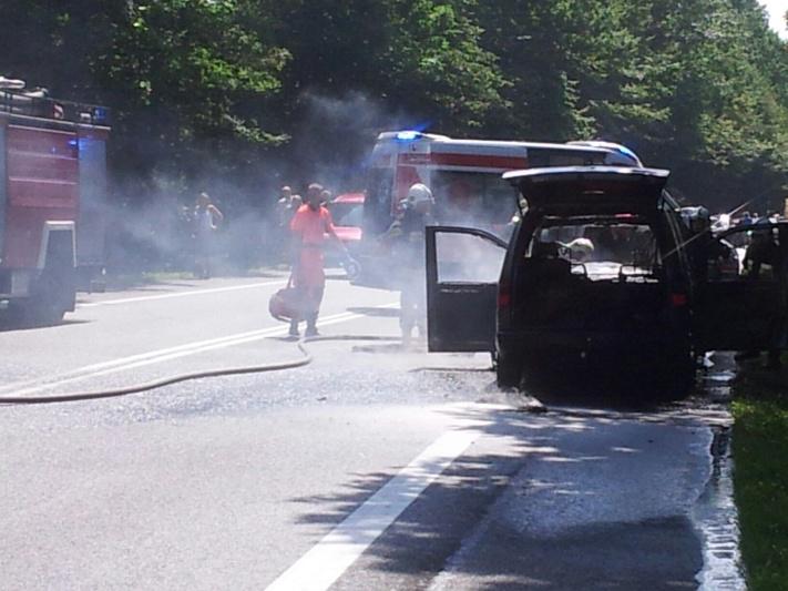 Na drodze palił się samochód