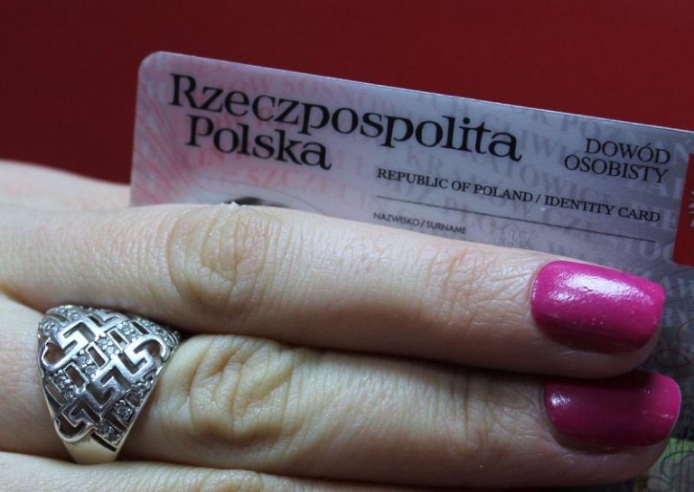 Brała kredyty na cudzy dowód