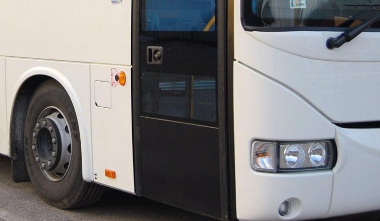 Niesprawny autobus miał wieźć dzieci