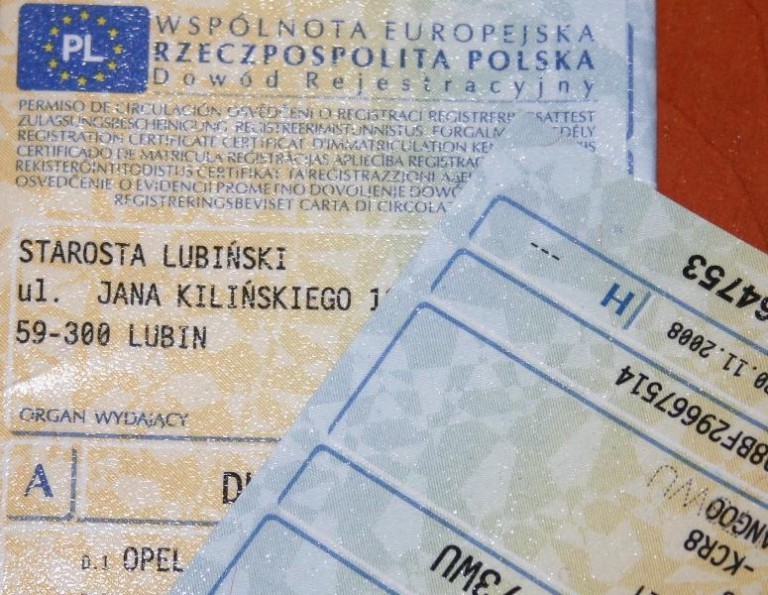 Dziesięć lat  za „lewe” przeglądy