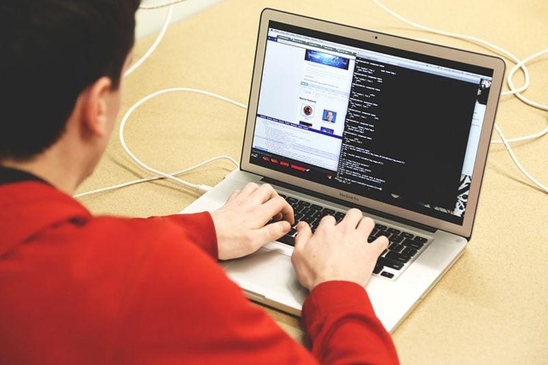 Kolejni cyberoszuści aktywni