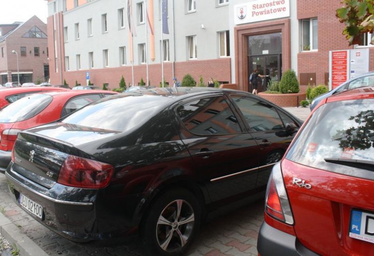 Kupujemy coraz więcej aut