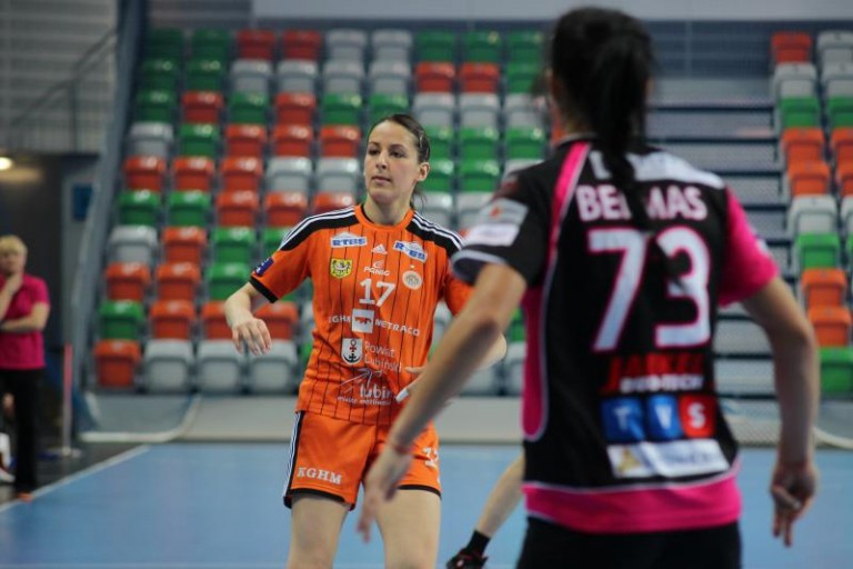 Odprawić chorzowianki kwitkiem