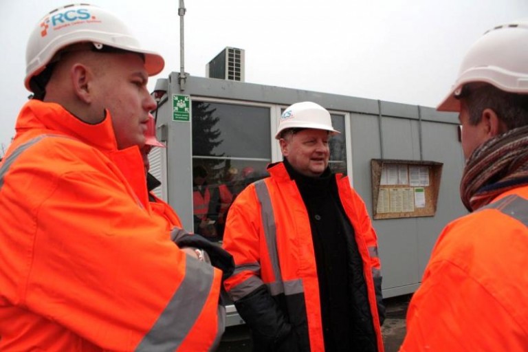 Prezydent na budowie hali