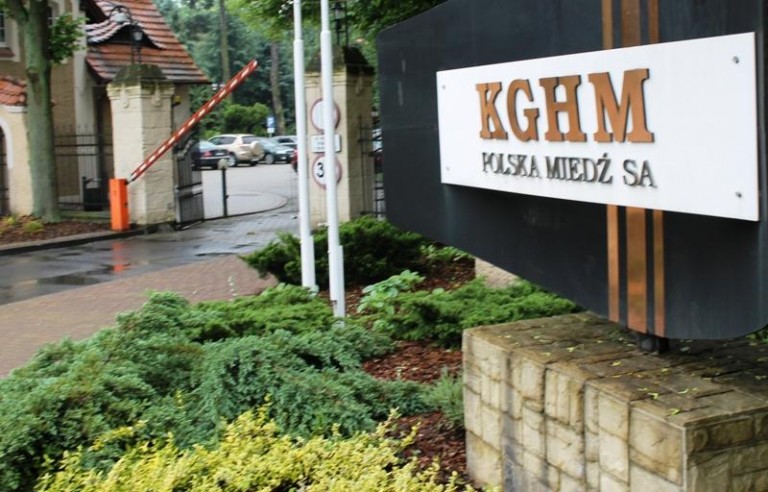 W centrali siedzą już w piwnicach