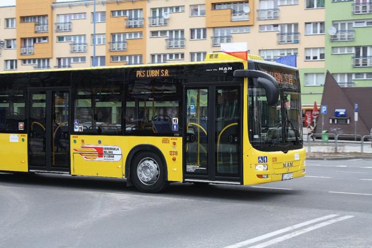Więcej kursów na cmentarze