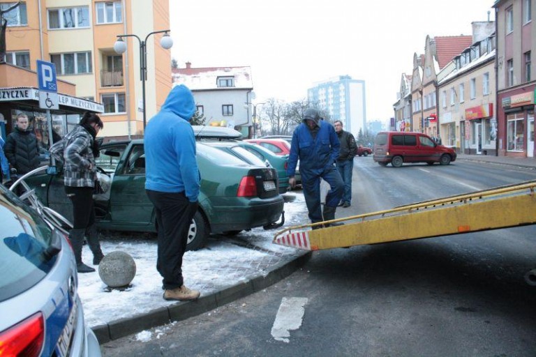 Pijany rozbijał auta