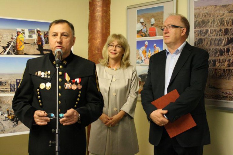 Kopalnia w Chile, a wernisaż w Muzie