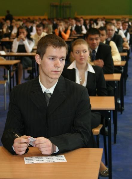 Finał matury z hostessami