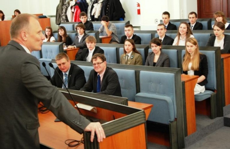 Pierwsze posiedzenie młodzieżowego sejmiku