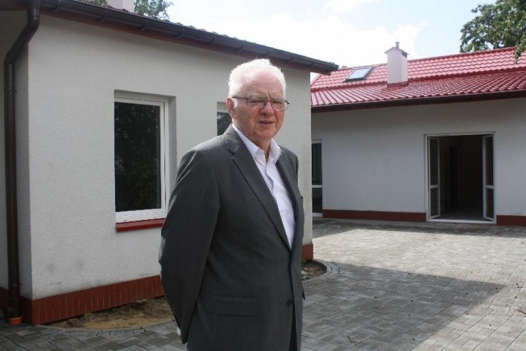 Miedź na mury, podatnik na sprzęt (FOTO)
